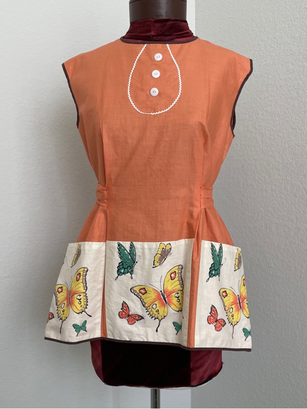 Vintage Original 1940’s Apron! So cute especially for Fall Holidays!